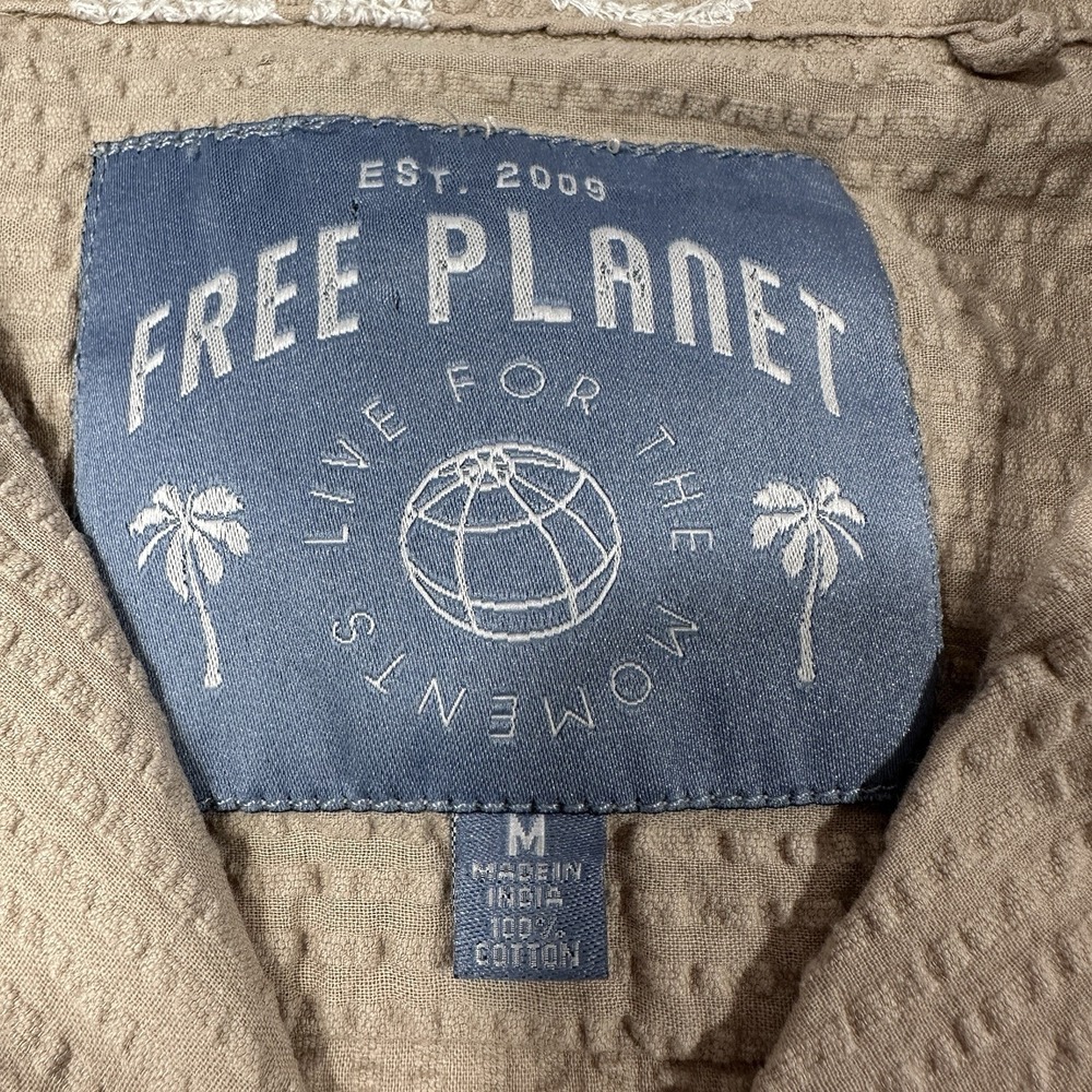 Free Planet Shirt Men's Medium Color Is Oxford Tan Seersucker NEW W/Tags - Picture 4 of 12